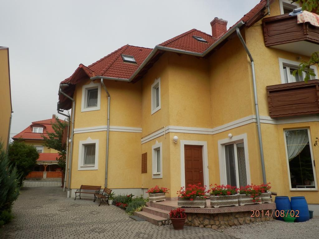 Zsuzsanna Ház Hotel Hévíz Quarto foto