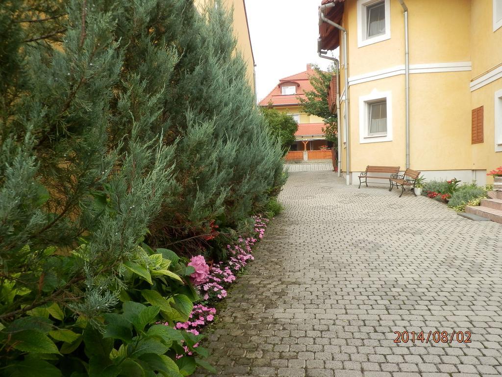 Zsuzsanna Ház Hotel Hévíz Exterior foto